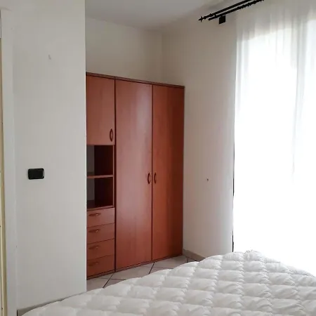 Semesterbostad La Casa Gialla *